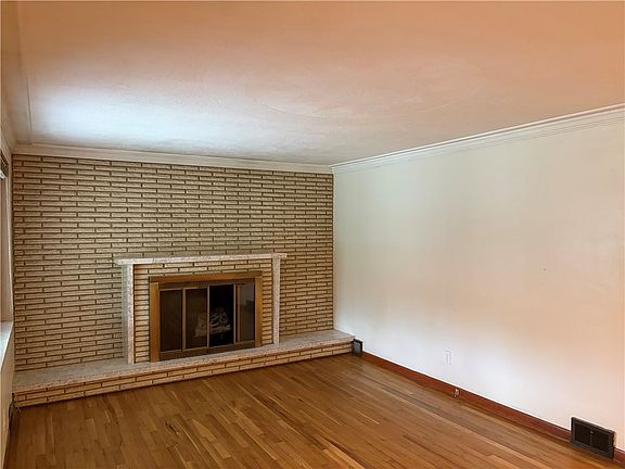 5th image of 700 Filmore Rd