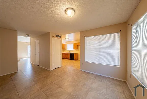 4 bed, 1646 sqft, $2,500 — Photo 4