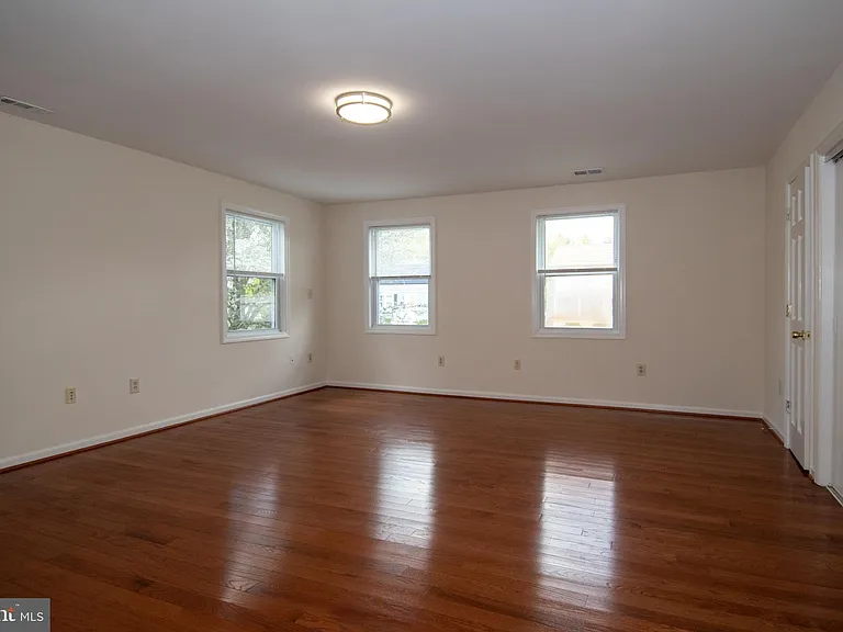 6733 Gouthier Rd — Photo 13