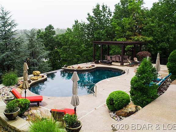 2nd image of 932 Brookhaven Ln