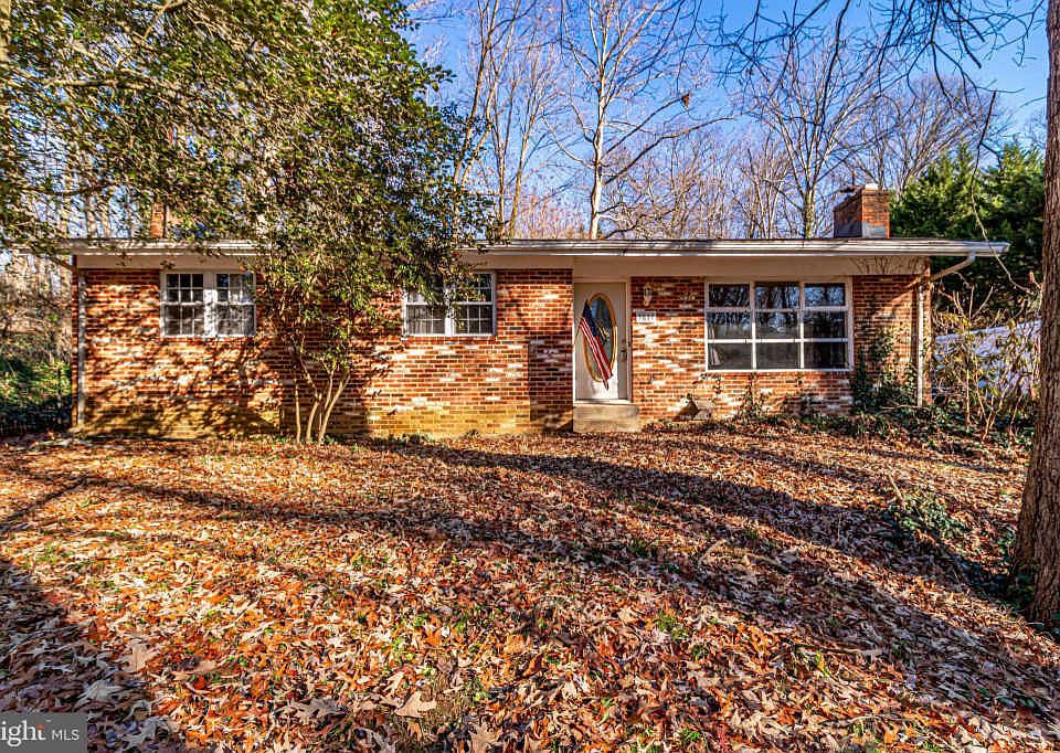 1st image of 3817 Linda Ln