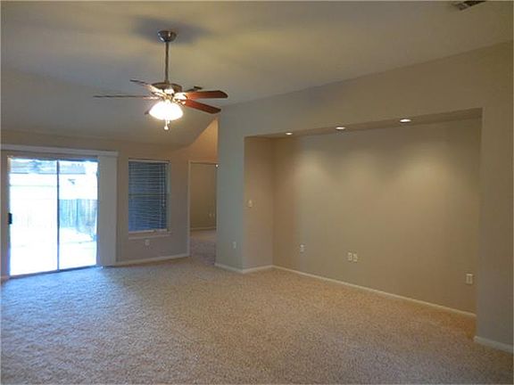 4th image of 3930 E Peach Hollow Cir
