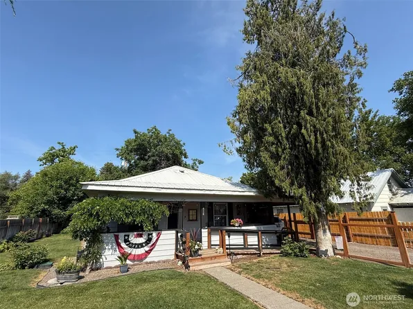 416 Cedar Street S, Omak, WA 98841