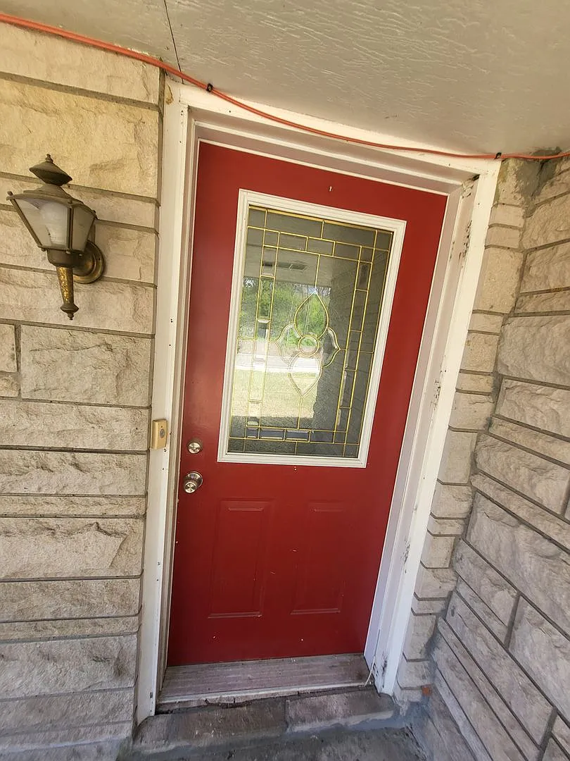 Newly remodeled large 4 bed house with 4 car garage — Photo 4