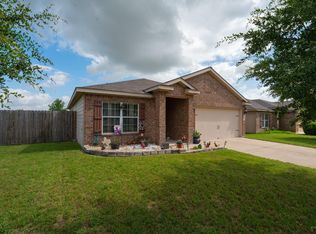 101 Hawkins Ln, Jarrell, TX 76537