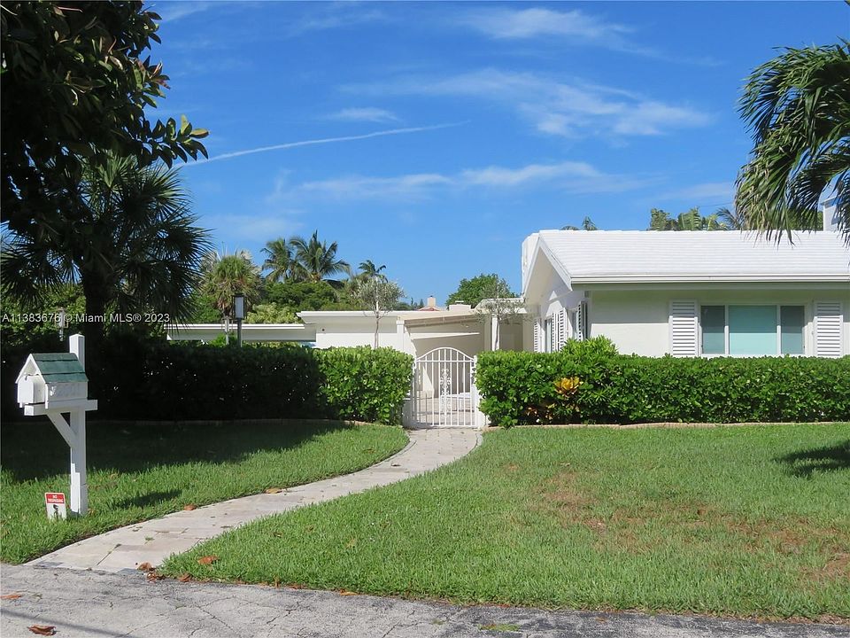 1st image of 2001 Bay Dr