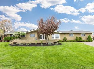 31241 San Juan St, Harrison Township, MI