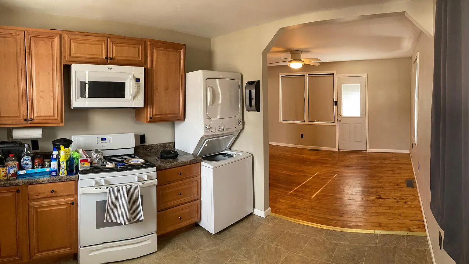 205 W Phillips St photo 1