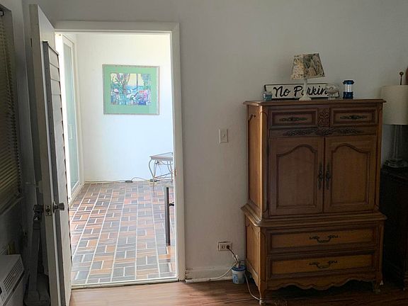 5th image of 141 Saint John Qu St
