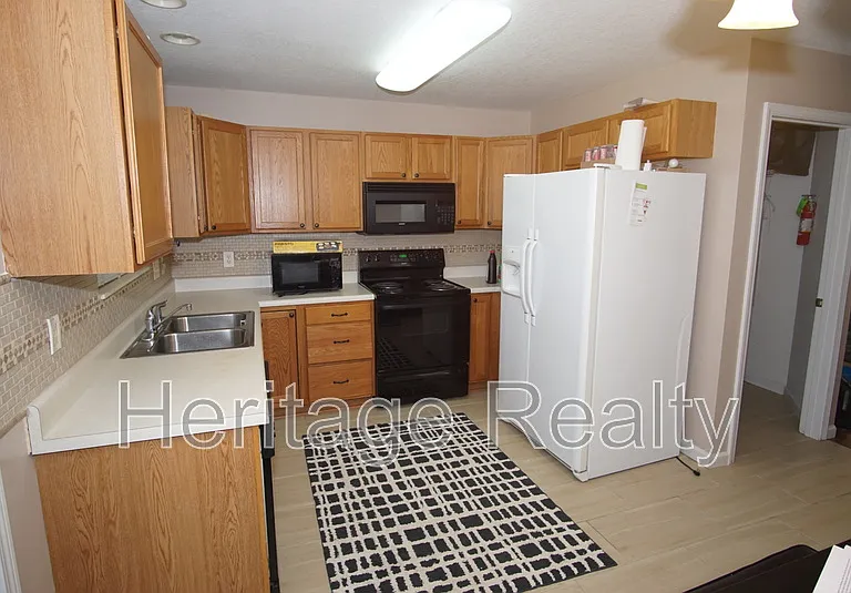 4820 Poplar Crest Way — Photo 5