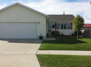 5466 W Plum Dr, Grand Forks, ND 58203