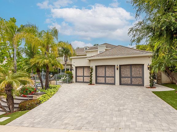 2nd image of 3528 Consuelo Dr