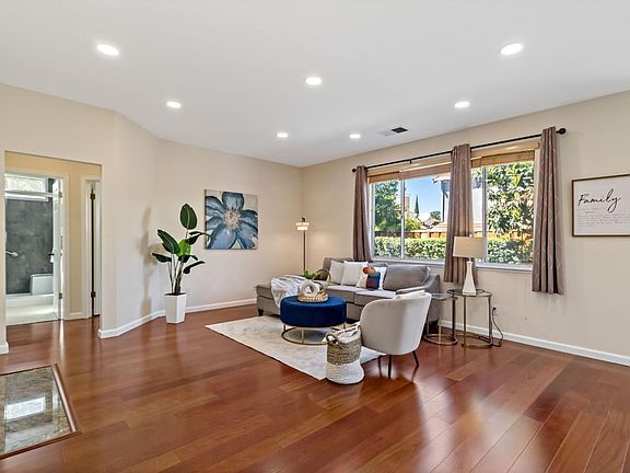 3rd image of 3249 Esperanza Ct