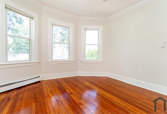 2nd image of 317 Wood Ave #2