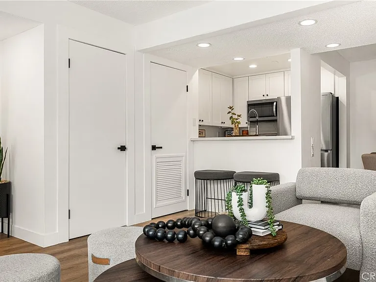 25761 Le Parc #105 — Photo 6