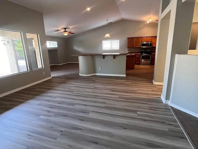 17564 W Evans Dr — Photo 3