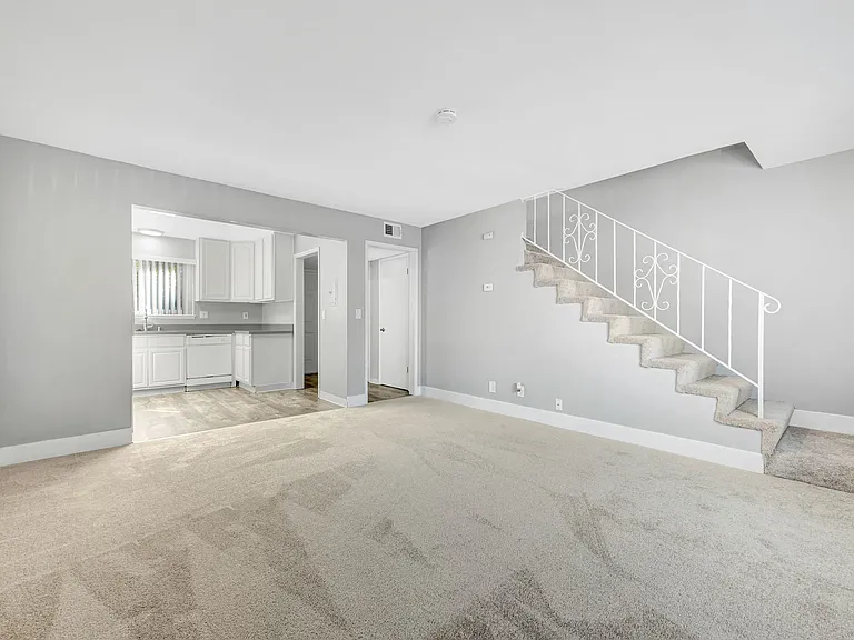 786 Reseda Dr #2 — Photo 8