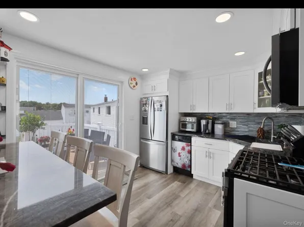 (undisclosed Address), West Babylon, NY 11704