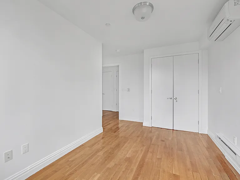 419 E 117th St #PENTHOUSE — Photo 11