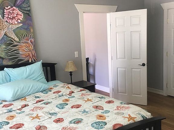 5th image of 1036 B Ave #Unfurnishe