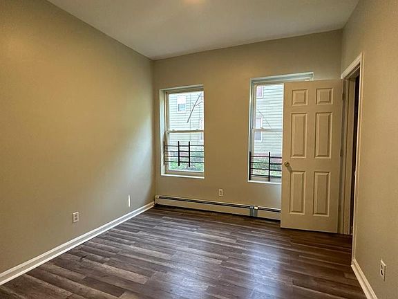 3rd image of 160 S 10th St #1L