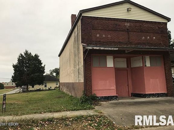 2nd image of 907 W Longley St