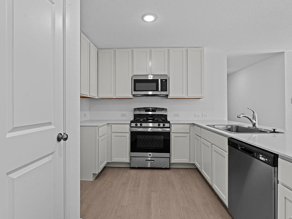 1st image of 107 Ellendale Place