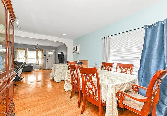 4th image of 5215 Avenue L