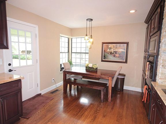 Eat-In Kitchen Area
