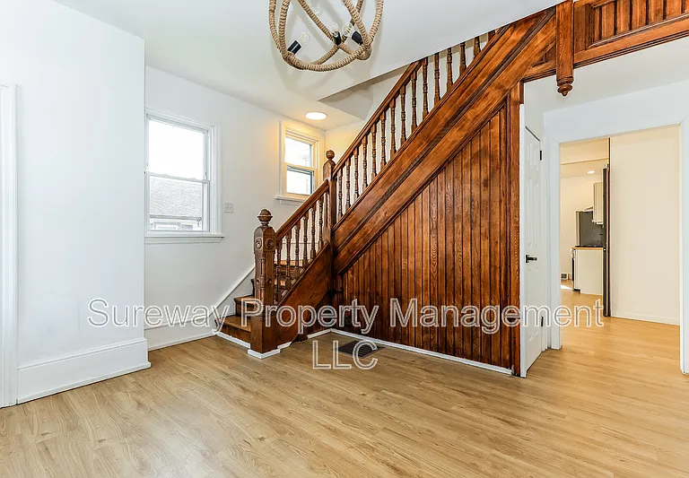 228 Greenwich Ave — Photo 3