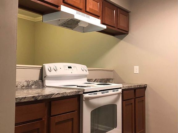 3rd image of 137 Meadowlark Dr APT 41