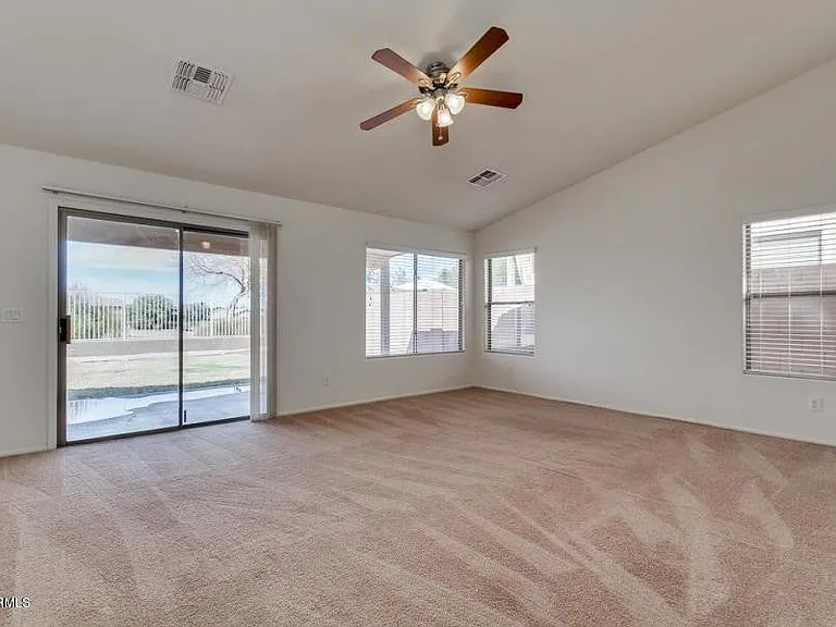 42376 W Chisholm Dr — Photo 2