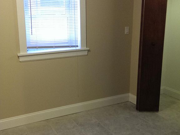 Large Queen Sized Bedroom