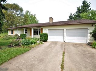 4584 Newton Rd, Hamburg, NY 14075