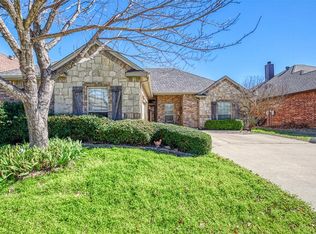 1725 Colorado Dr, Burleson, TX 76028