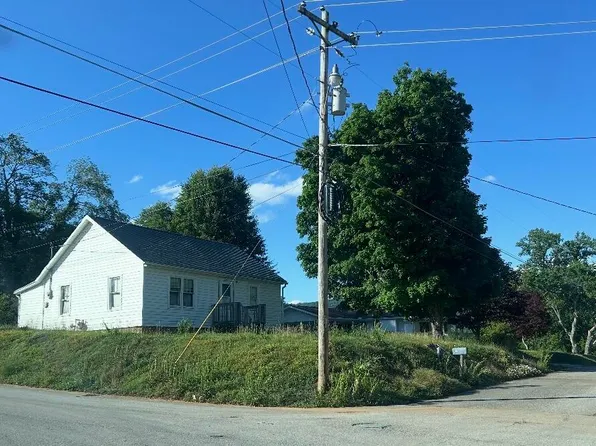 401 Maple St, Harriman, TN 37748
