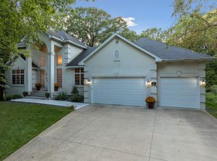 571 Warner Ave S, Saint Paul, MN 55115
