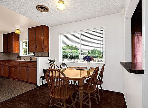 3rd image of 6137 Sultana Ave