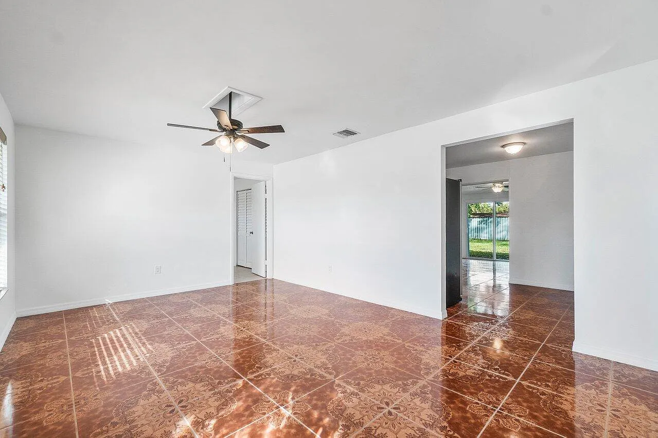 4 bed, 2.0 bath, 1523 sqft, $3,300 — Photo 4