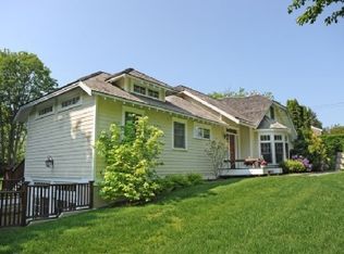 60 Rogers Ave, Southampton, NY 11968