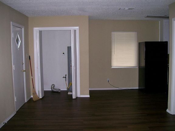 5th image of 3006 Sunnybrook St