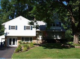 17 Lower Hilltop Rd, Yardley, PA 19067