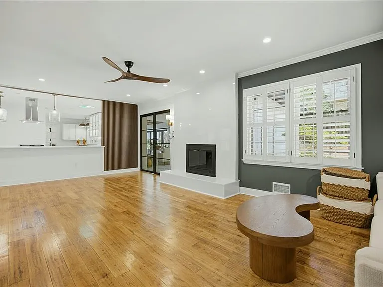 2220 Spring Mill Cv — Photo 10