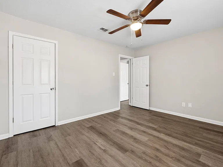 Residences at Overlook — Photo 19