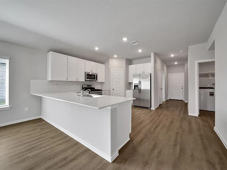 8007 Camphor Ct — Photo 4