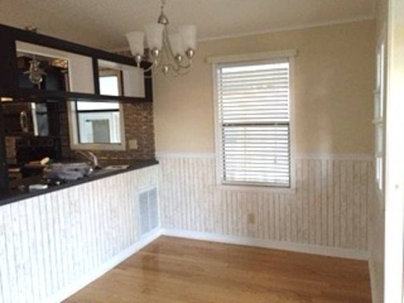 5th image of 220 Taho Cir