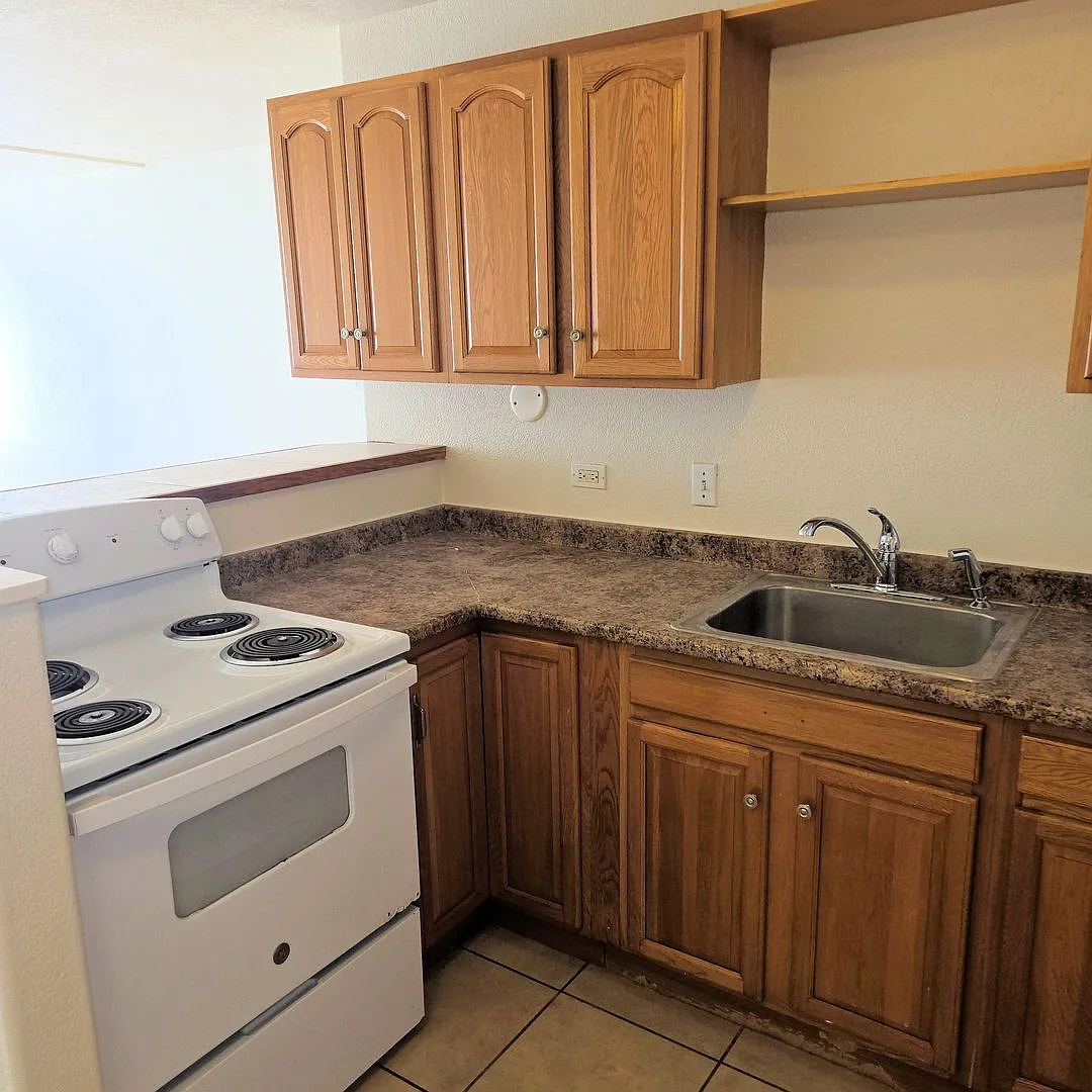 Condo - Harbor Lights 2 Bedroom 1.5 Bath Near UH Maui Campus — Photo 1