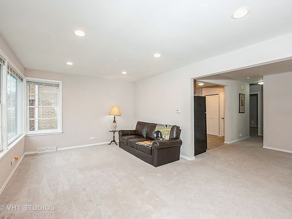 3rd image of 9412 Schiller Blvd
