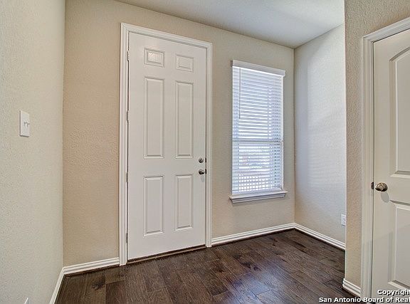 3rd image of 2079 Cowan Dr