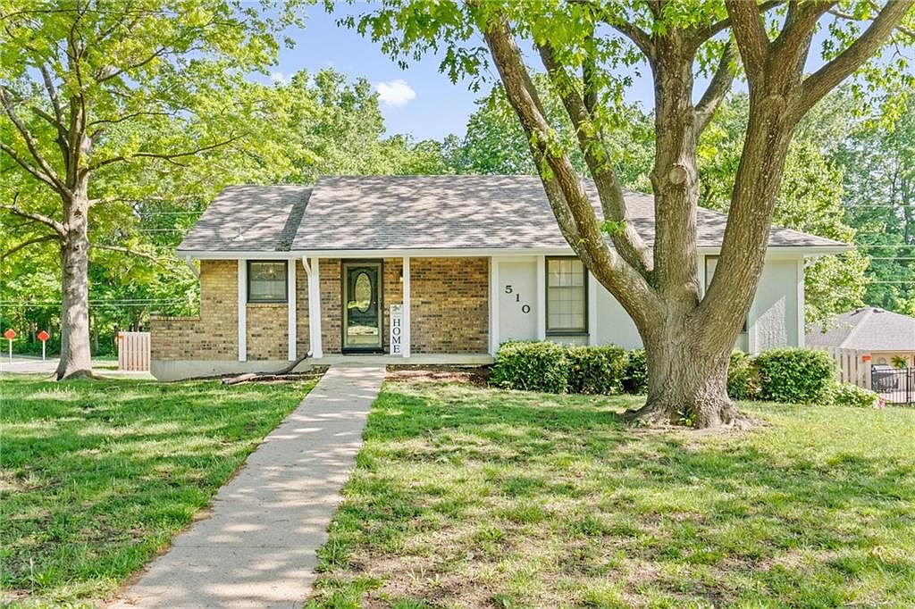 510 SW Holloway Ln, Lees Summit, MO 64081 | Zillow